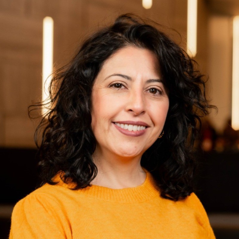 Tania Correa headshot